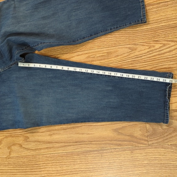 LL Bean favorite crop straight fit jeans, women's 18R (35" waist) - Picture 4 of 7